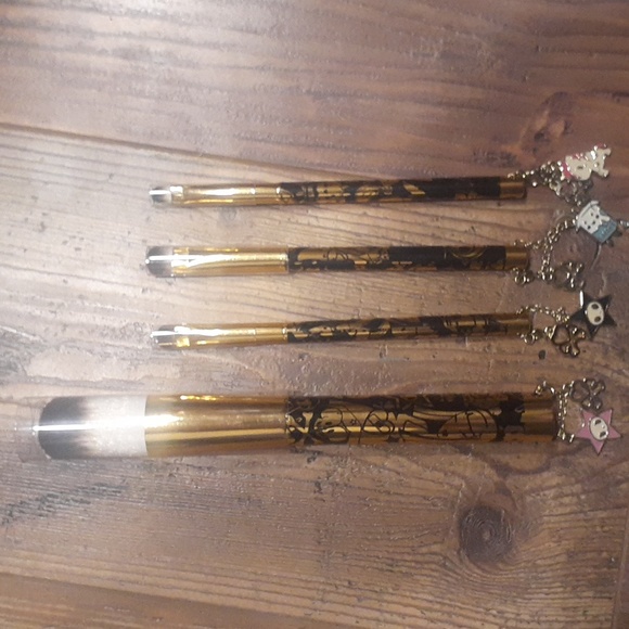 Tokidoki Makeup Brushes - Picture 1 of 4